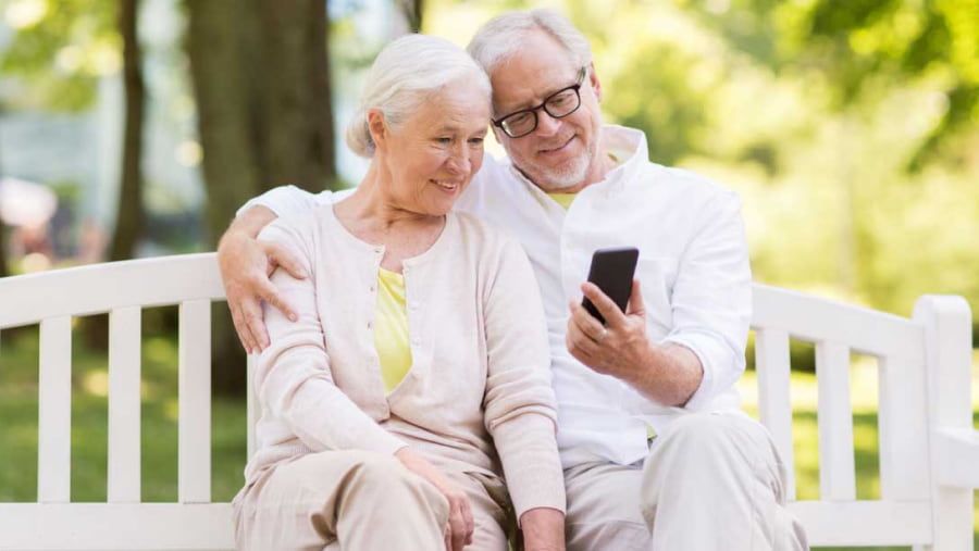 Free AARP Cell Phones for the Old People